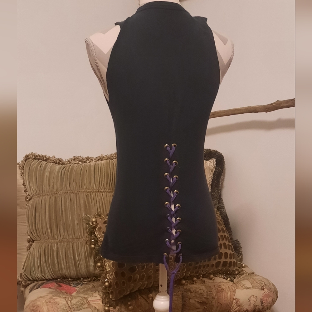 One-of-a-kind Upcycled Kiss Top - Picture 2 of 6